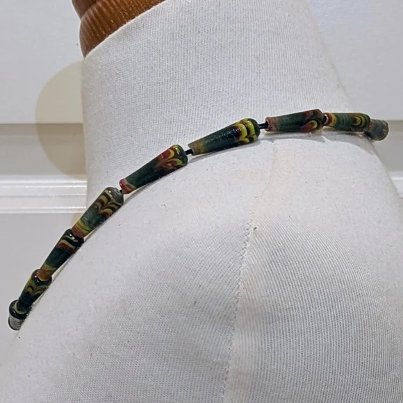 NWOT Beckwoman 18" Hand Blown Glass Tube Bead Stretch Necklace - Picture 4 of 7